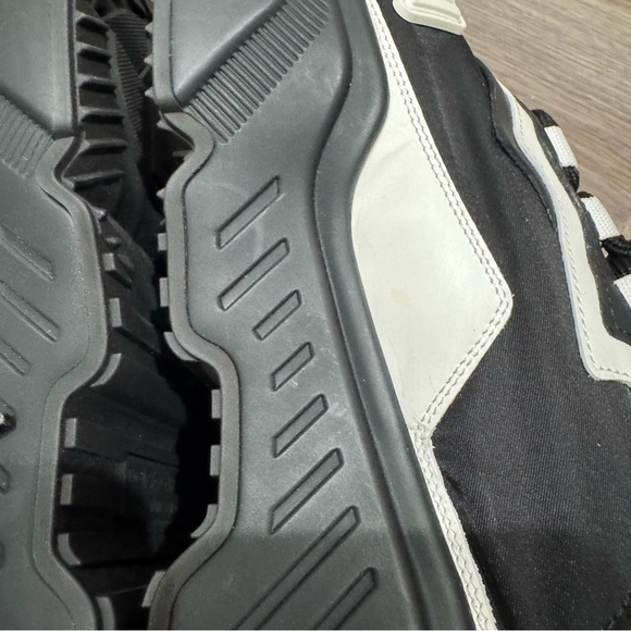 Dolce & Gabbana Bassa Logo DG Black White Sneakers - Picture 7 of 15